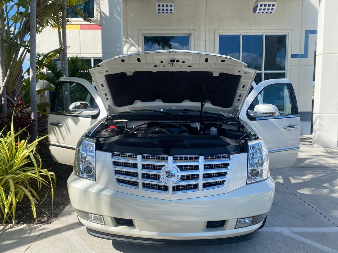 2011 Cadillac Escalade EXT PU AWD PEARL 1 OWNER Pompano Beach FL