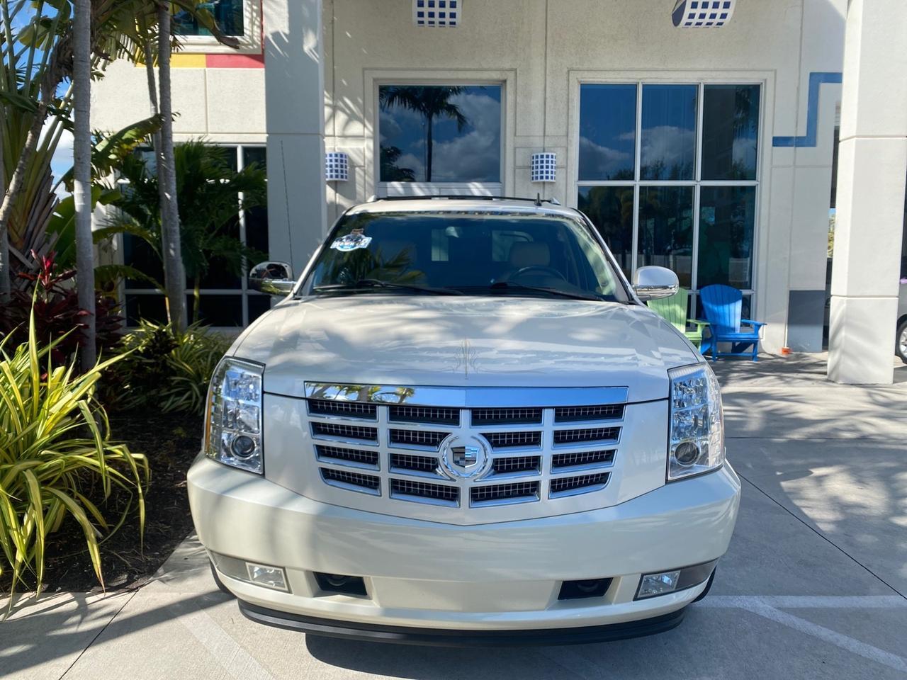 2011 Cadillac Escalade EXT PU AWD PEARL 1 OWNER Pompano Beach FL