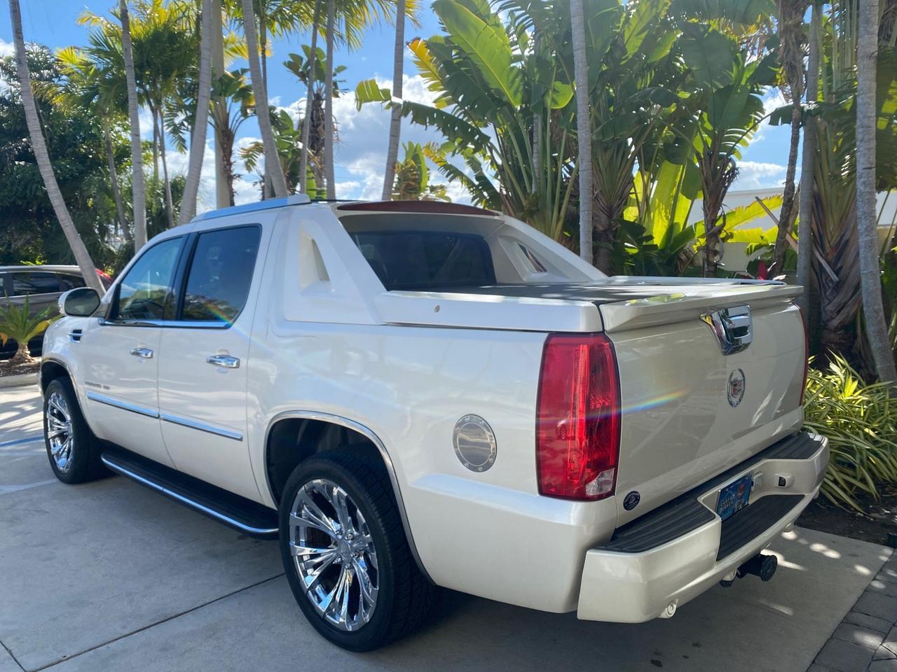 2011 Cadillac Escalade EXT PU AWD PEARL 1 OWNER Pompano Beach FL