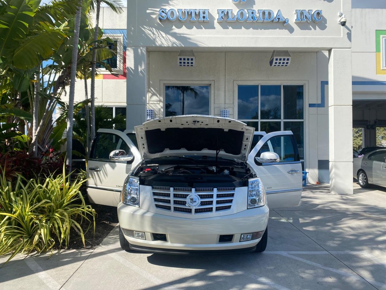 2011 Cadillac Escalade EXT PU AWD PEARL 1 OWNER Pompano Beach FL