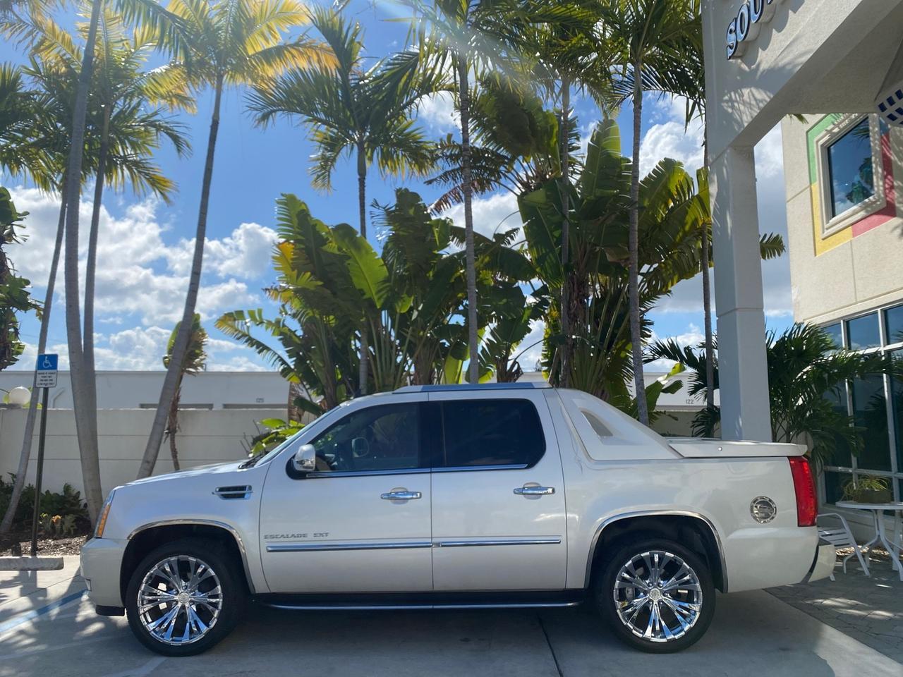 2011 Cadillac Escalade EXT PU AWD PEARL 1 OWNER Pompano Beach FL