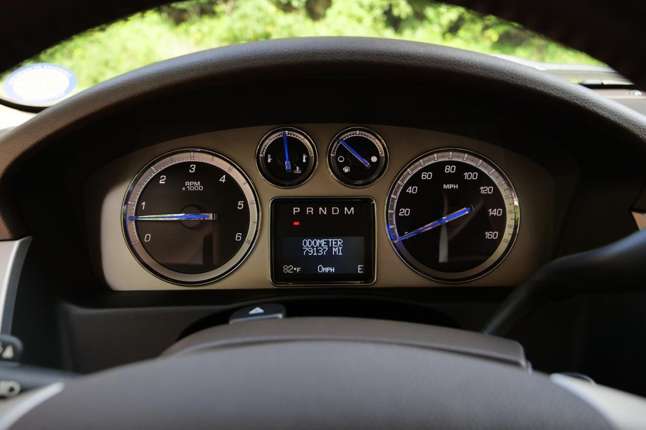 2011 Cadillac Escalade Luxury AWD / Rear Entertainment / FFV / 6.2L V8! Lincolnton NC