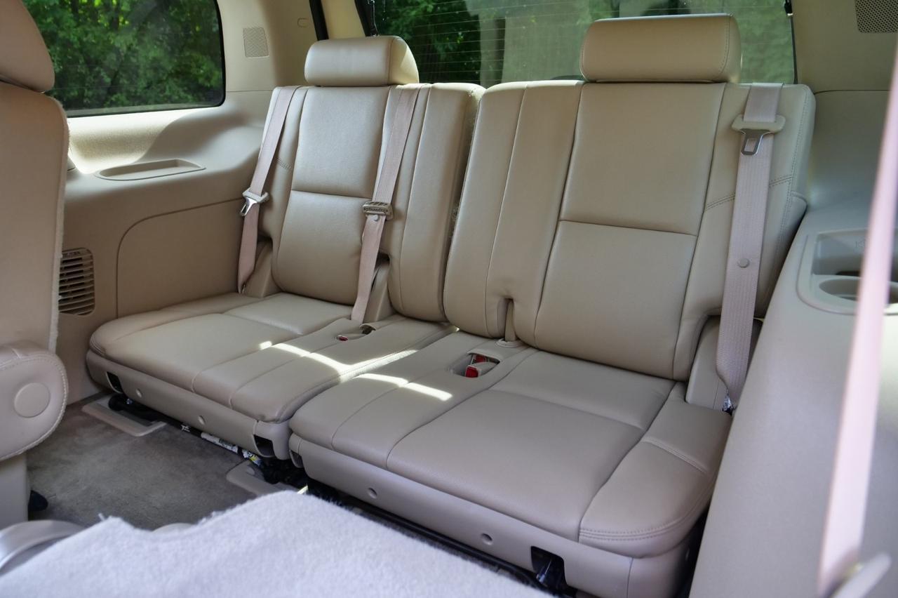 2011 Cadillac Escalade Luxury AWD / Rear Entertainment / FFV / 6.2L V8! Lincolnton NC