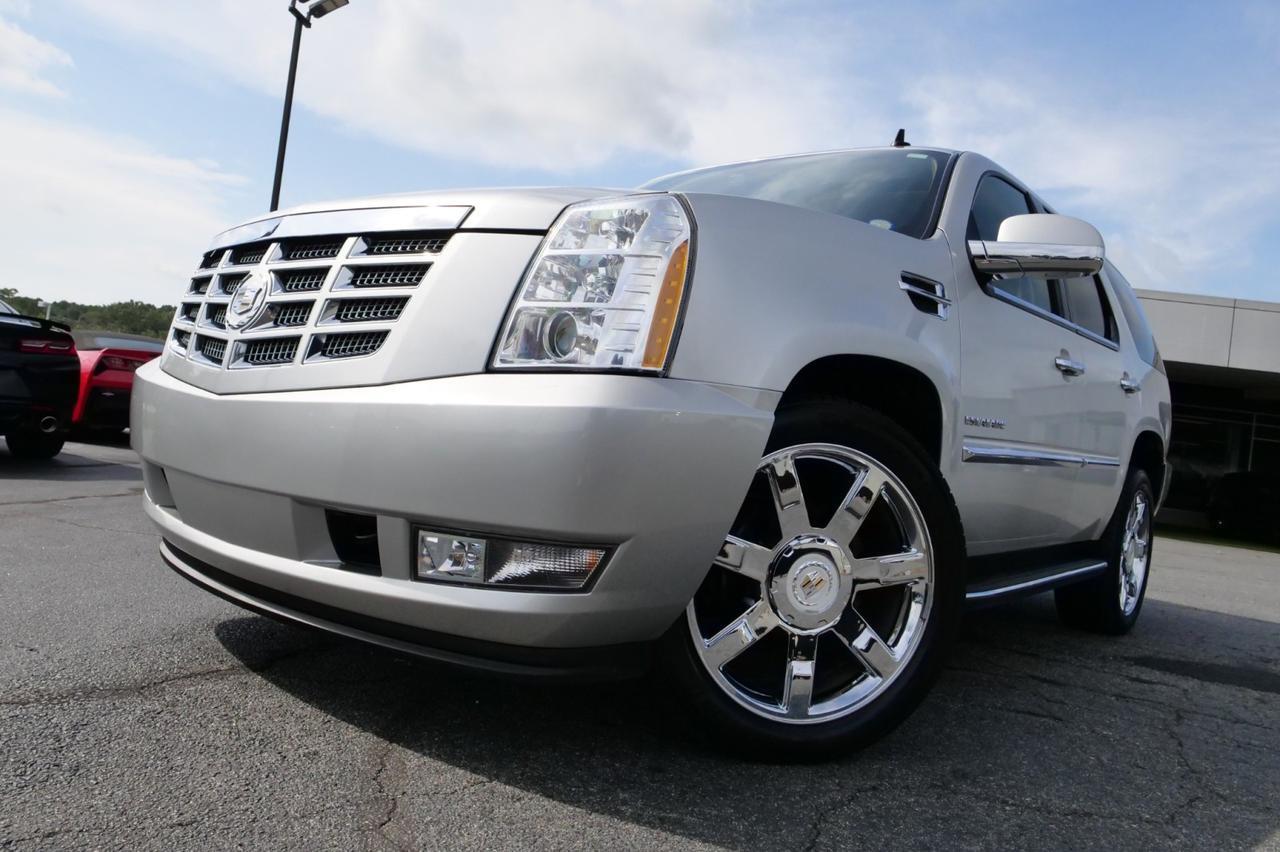 2011 Cadillac Escalade Luxury AWD / Rear Entertainment / FFV / 6.2L V8! Lincolnton NC