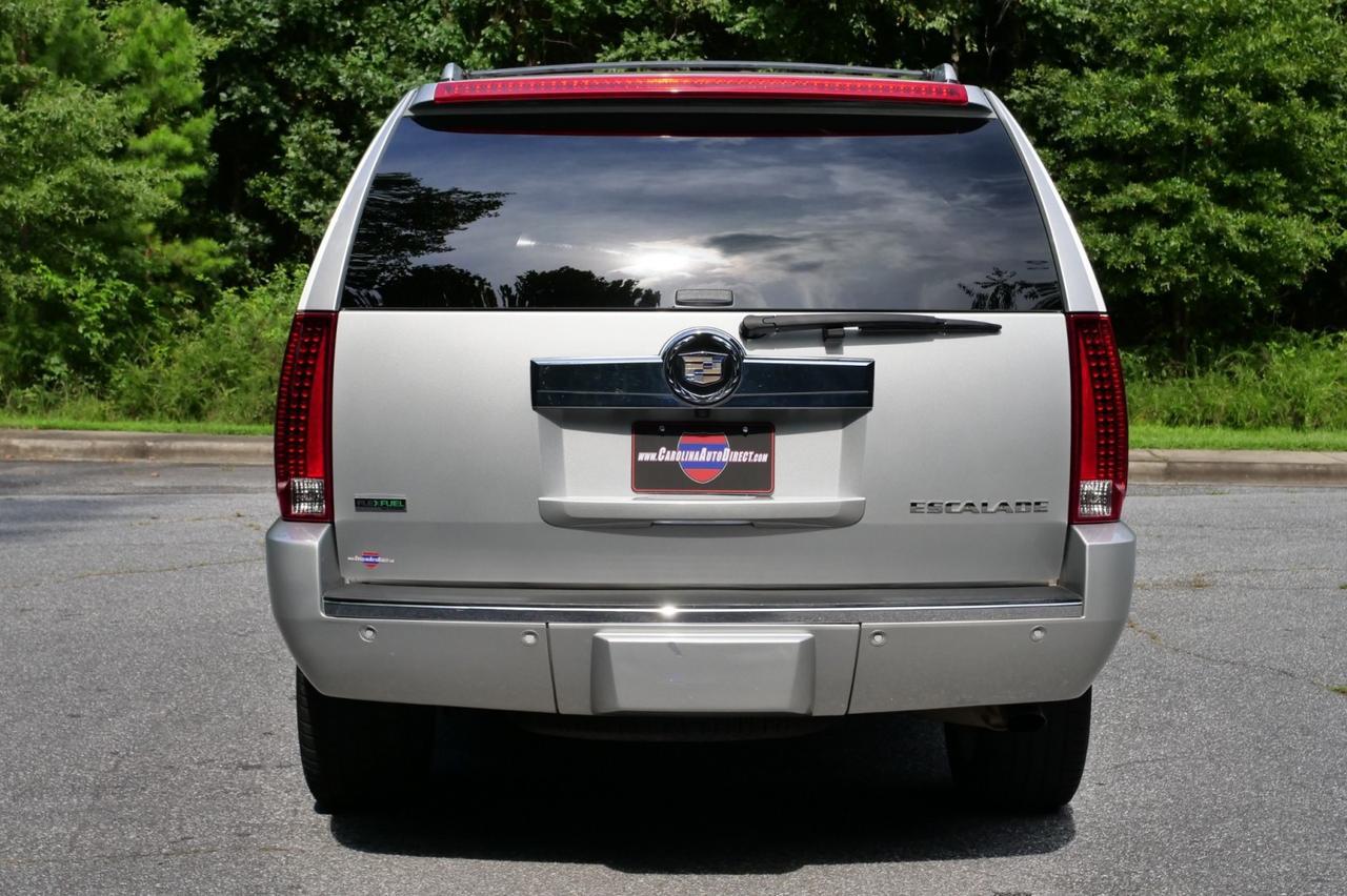 2011 Cadillac Escalade Luxury AWD / Rear Entertainment / FFV / 6.2L V8! Lincolnton NC