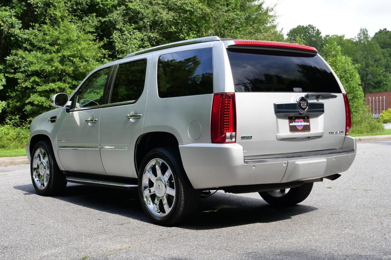 2011 Cadillac Escalade Luxury AWD / Rear Entertainment / FFV / 6.2L V8! Lincolnton NC