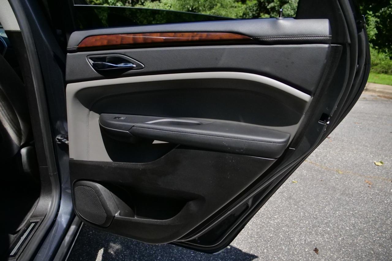 2011 Cadillac SRX Luxury Collection / Navigation / Heated Seats! Lincolnton NC