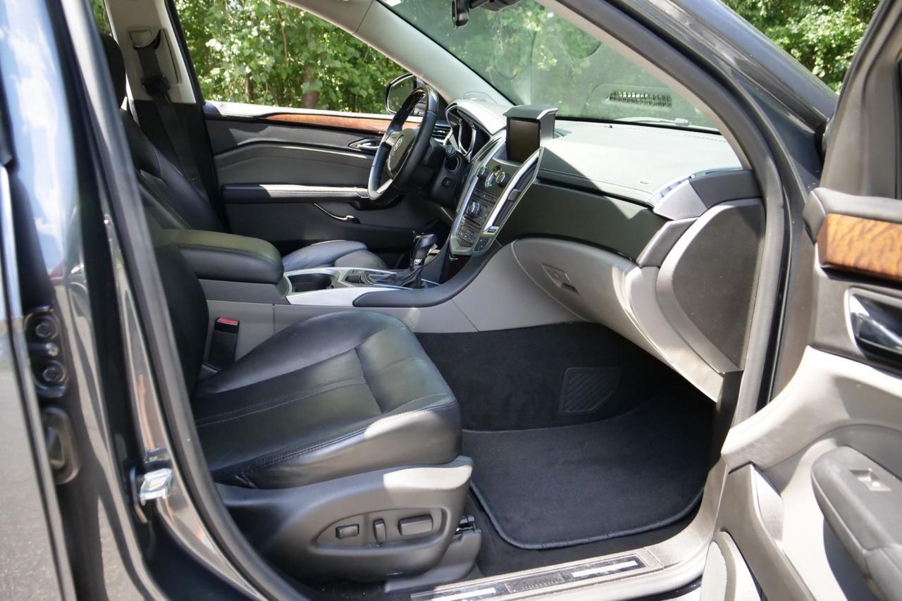 2011 Cadillac SRX Luxury Collection / Navigation / Heated Seats! Lincolnton NC