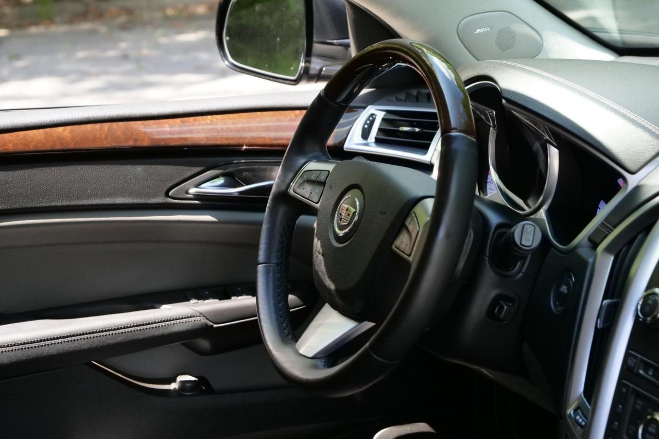 2011 Cadillac SRX Luxury Collection / Navigation / Heated Seats! Lincolnton NC