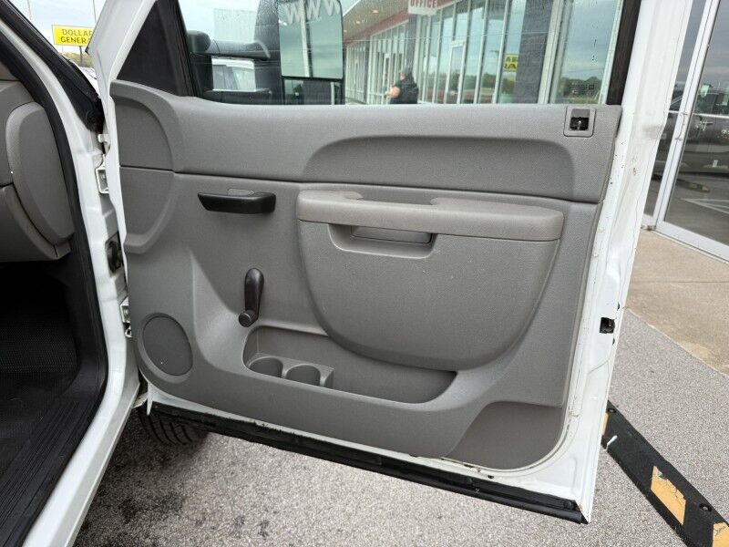 2011 Chevrolet 3500HD DRW Flatbed 13k exempt mi WT Collinsville OK