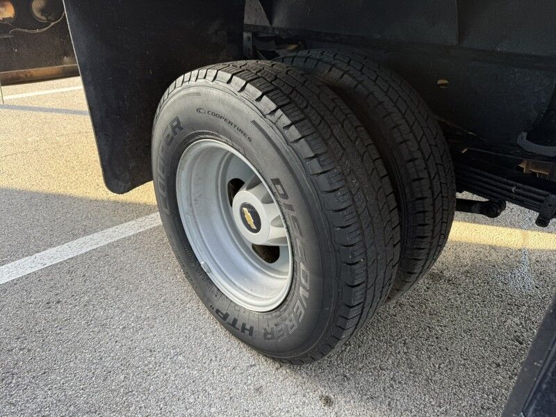 2011 Chevrolet 3500HD DRW Flatbed 13k exempt mi WT Collinsville OK