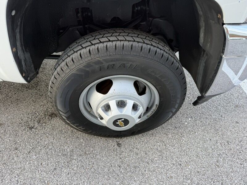 2011 Chevrolet 3500HD DRW Flatbed 13k exempt mi WT Collinsville OK