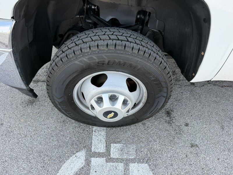 2011 Chevrolet 3500HD DRW Flatbed 13k exempt mi WT Collinsville OK