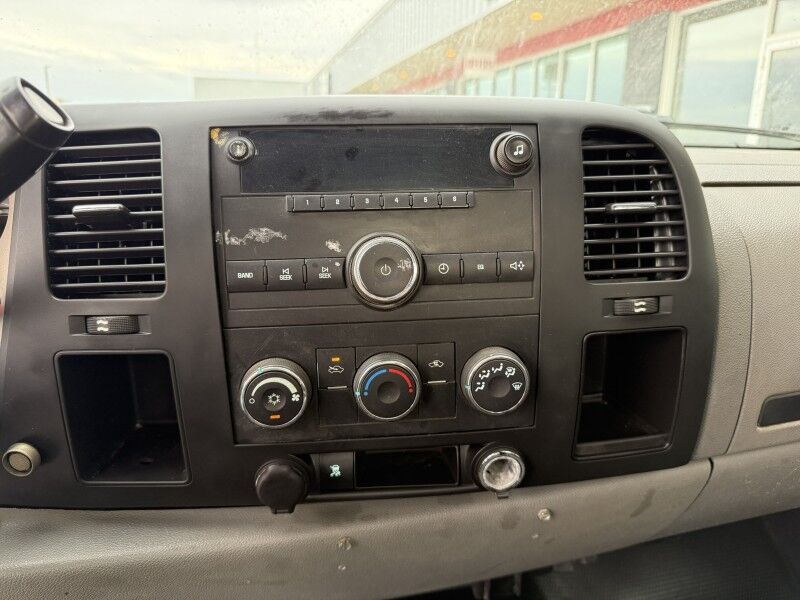 2011 Chevrolet 3500HD DRW Flatbed 13k exempt mi's WT Collinsville OK