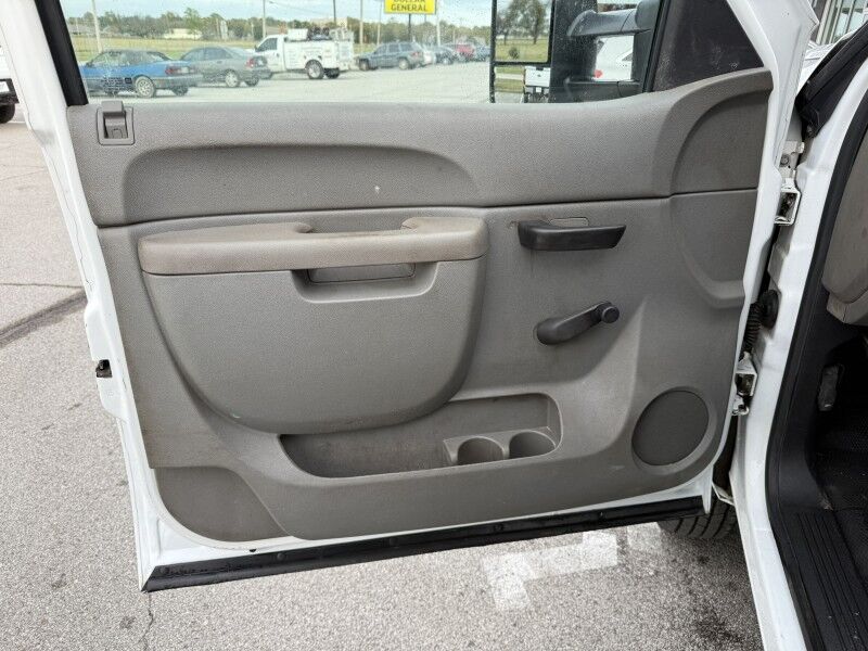 2011 Chevrolet 3500HD DRW Flatbed 13k exempt mi's WT Collinsville OK