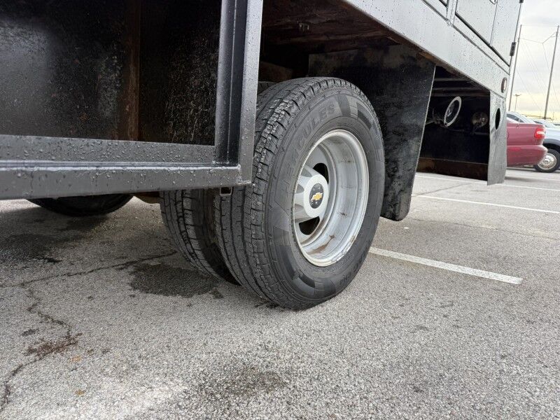 2011 Chevrolet 3500HD DRW Flatbed 13k exempt mi's WT Collinsville OK