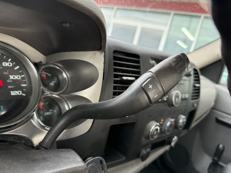 2011 Chevrolet 3500HD DRW Flatbed 13k exempt mi's WT Collinsville OK