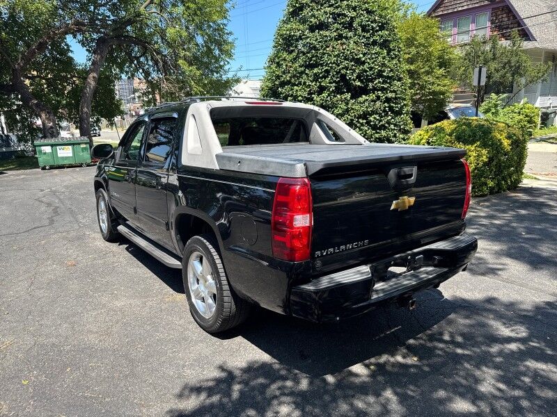 2011 Chevrolet Avalanche LS AWD/4WD w/ Convenience Package Arlington VA