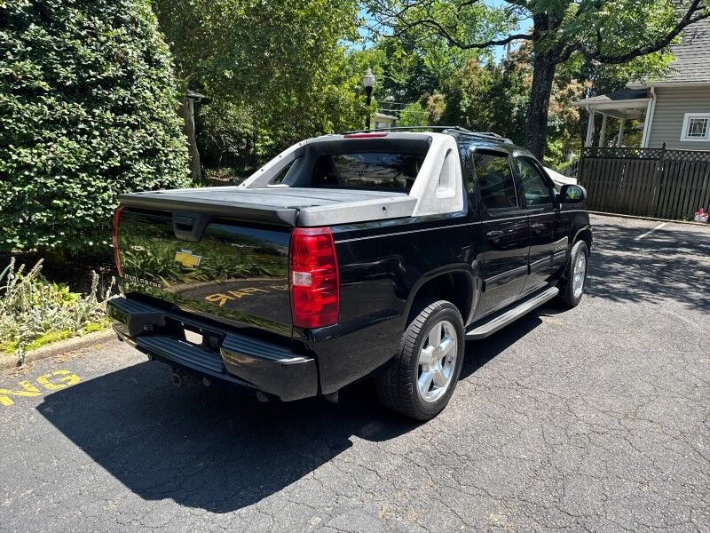 2011 Chevrolet Avalanche LS AWD/4WD w/ Convenience Package Arlington VA