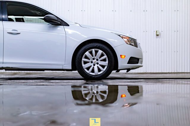 2011 Chevrolet Cruze LS Red Deer AB