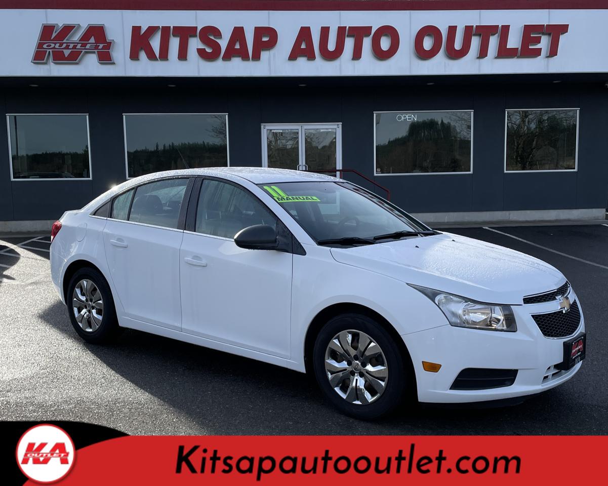 2011 Chevrolet Cruze LS Sedan 4D
