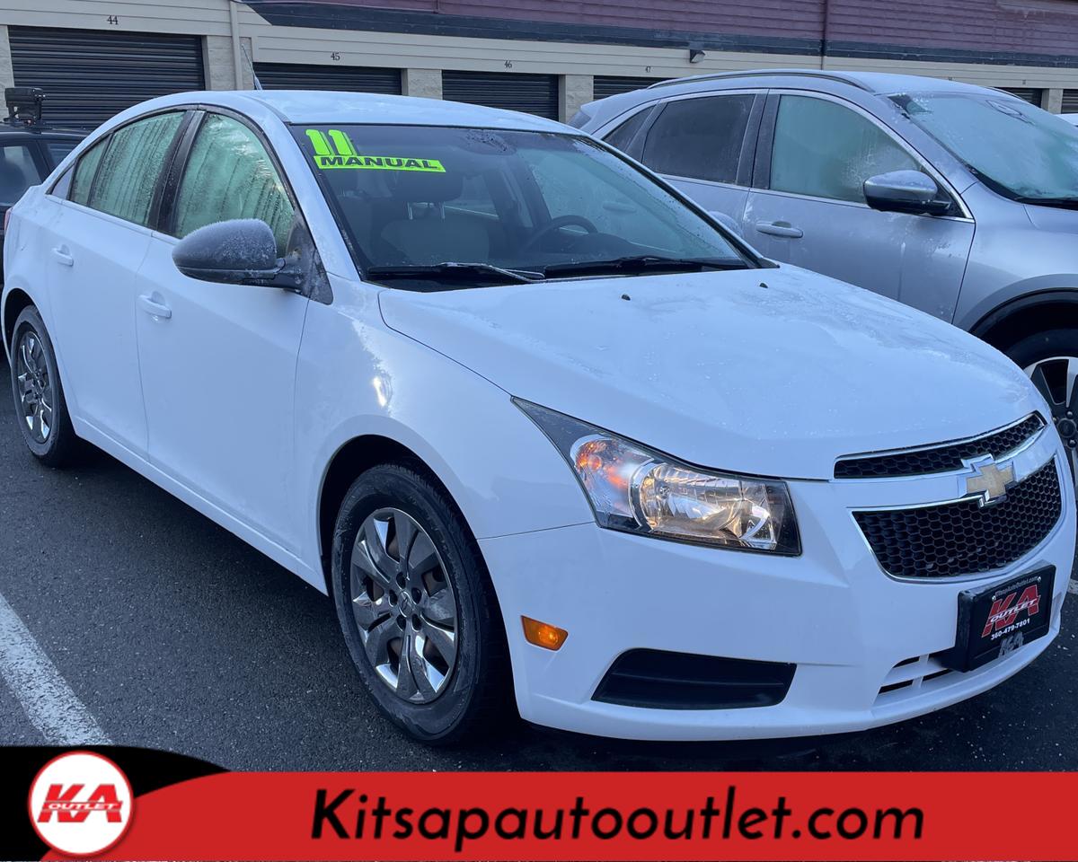 2011 Chevrolet Cruze LS Sedan 4D