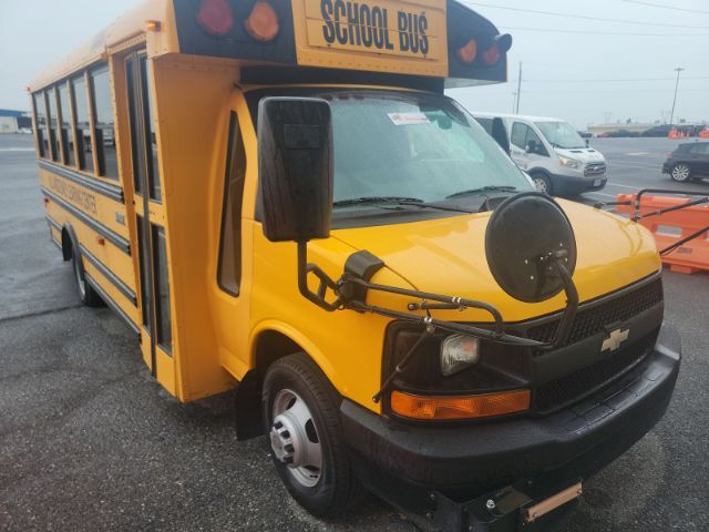 2011 Chevrolet Express Cutaway 4500 Series
