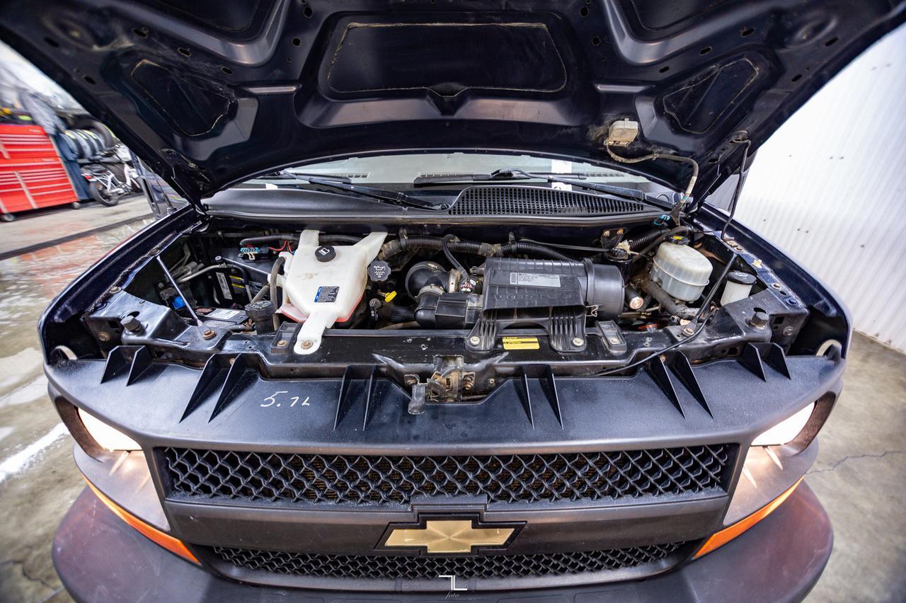 2011 Chevrolet Express G1500 4x4 LS 8 Passenger Red Deer AB