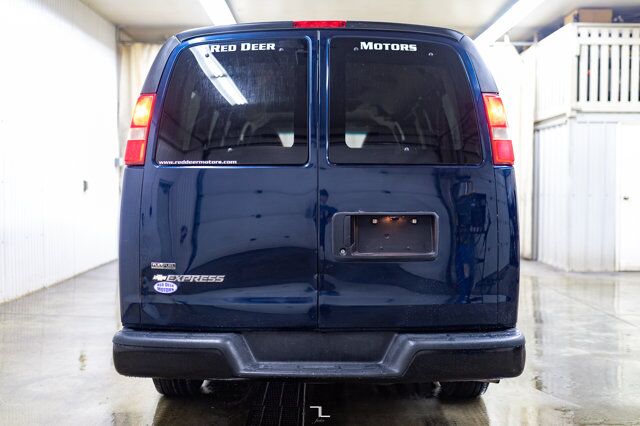2011 Chevrolet Express G1500 4x4 LS 8 Passenger Red Deer AB