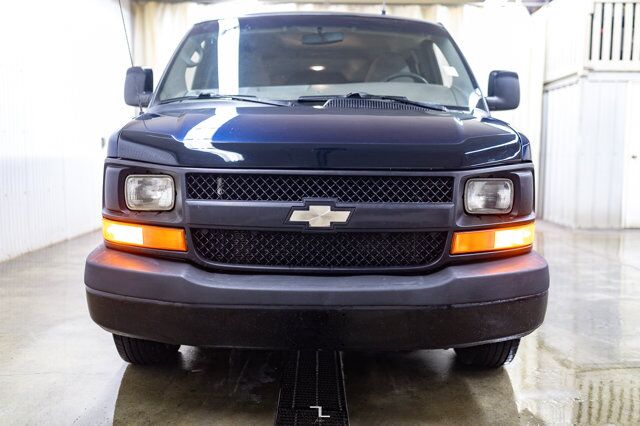 2011 Chevrolet Express G1500 4x4 LS 8 Passenger Red Deer AB