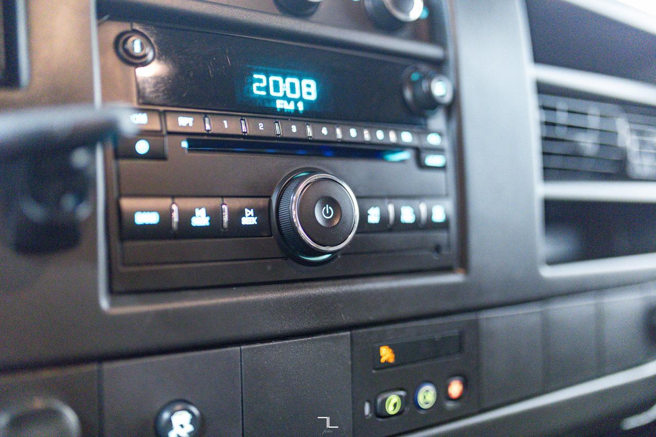 2011 Chevrolet Express G1500 4x4 LS 8 Passenger Red Deer AB