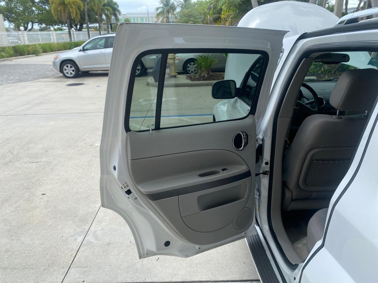 2011 Chevrolet HHR LT LOW MILES 74,617 Pompano Beach FL