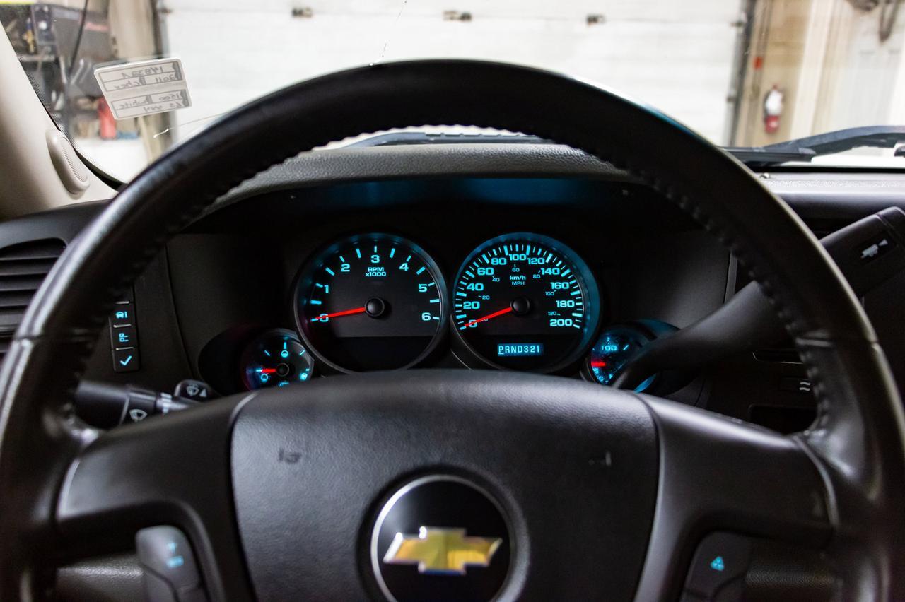 2011 Chevrolet Silverado 1500 4x4 Crew Cab LS Cheyenne Red Deer AB