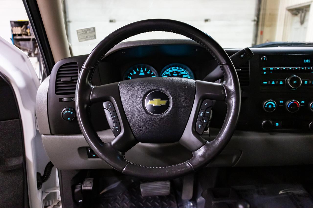 2011 Chevrolet Silverado 1500 4x4 Crew Cab LS Cheyenne Red Deer AB