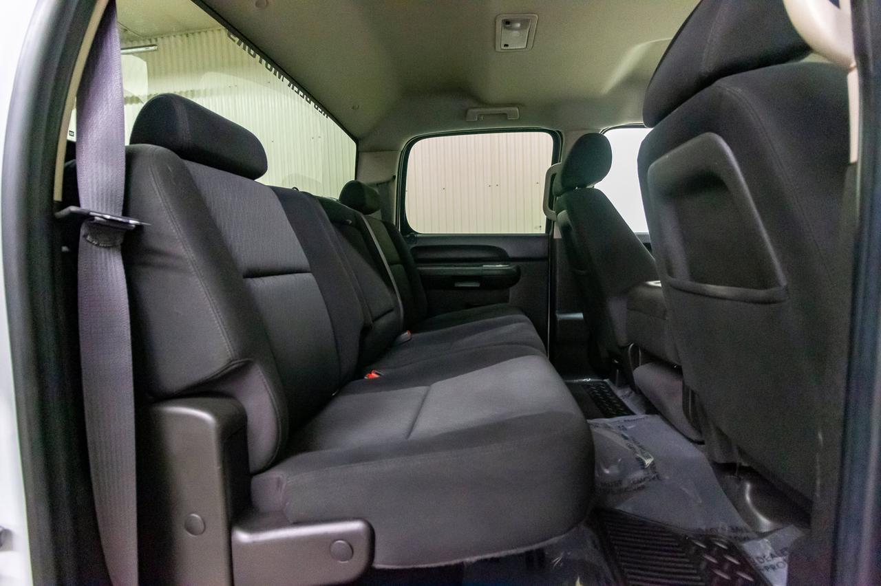 2011 Chevrolet Silverado 1500 4x4 Crew Cab LS Cheyenne Red Deer AB