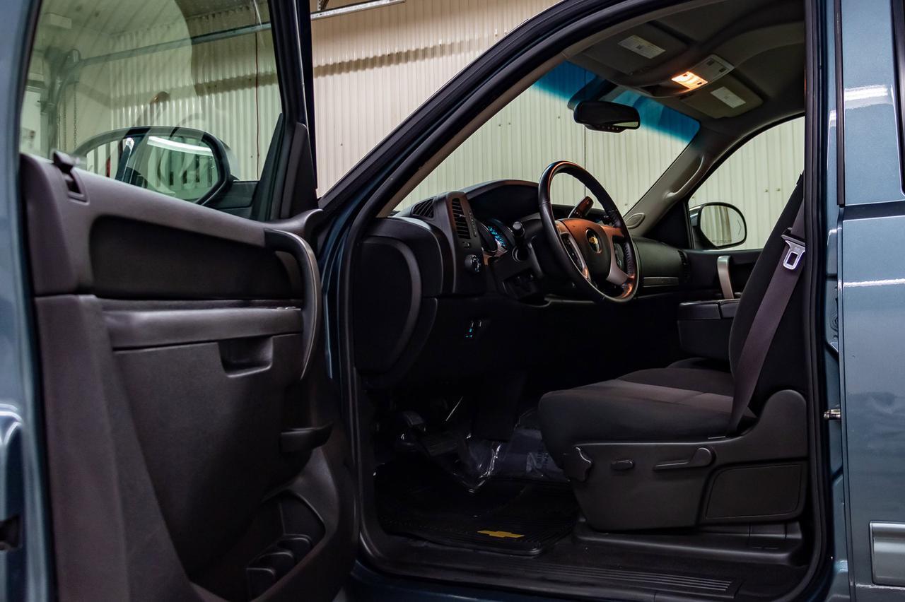 2011 Chevrolet Silverado 1500 4x4 Crew Cab LT 6&quot; Lift Kit Red Deer AB