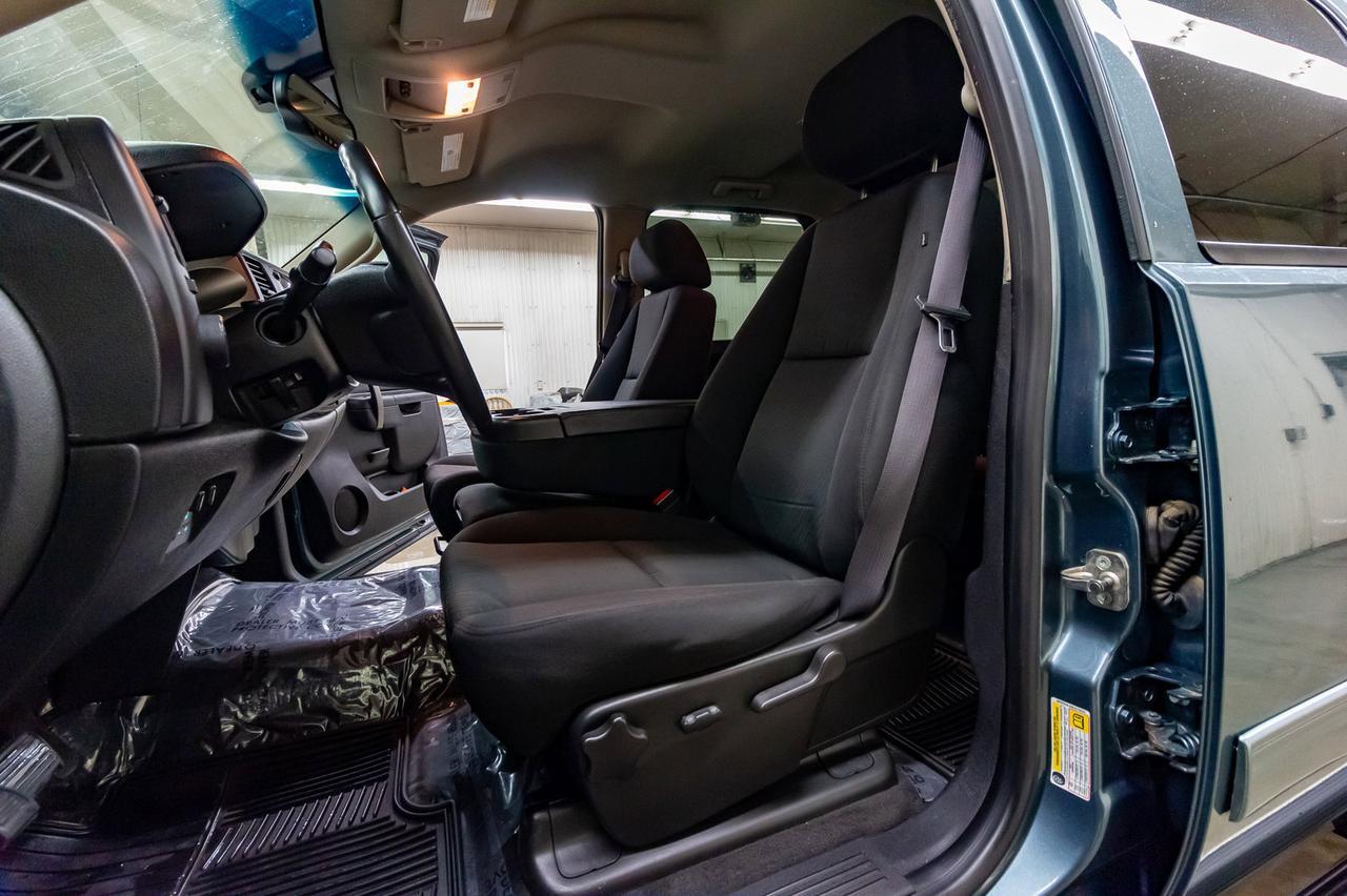 2011 Chevrolet Silverado 1500 4x4 Crew Cab LT 6&quot; Lift Kit Red Deer AB