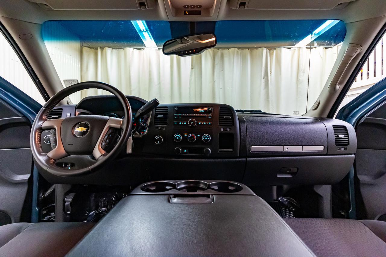 2011 Chevrolet Silverado 1500 4x4 Crew Cab LT 6&quot; Lift Kit Red Deer AB