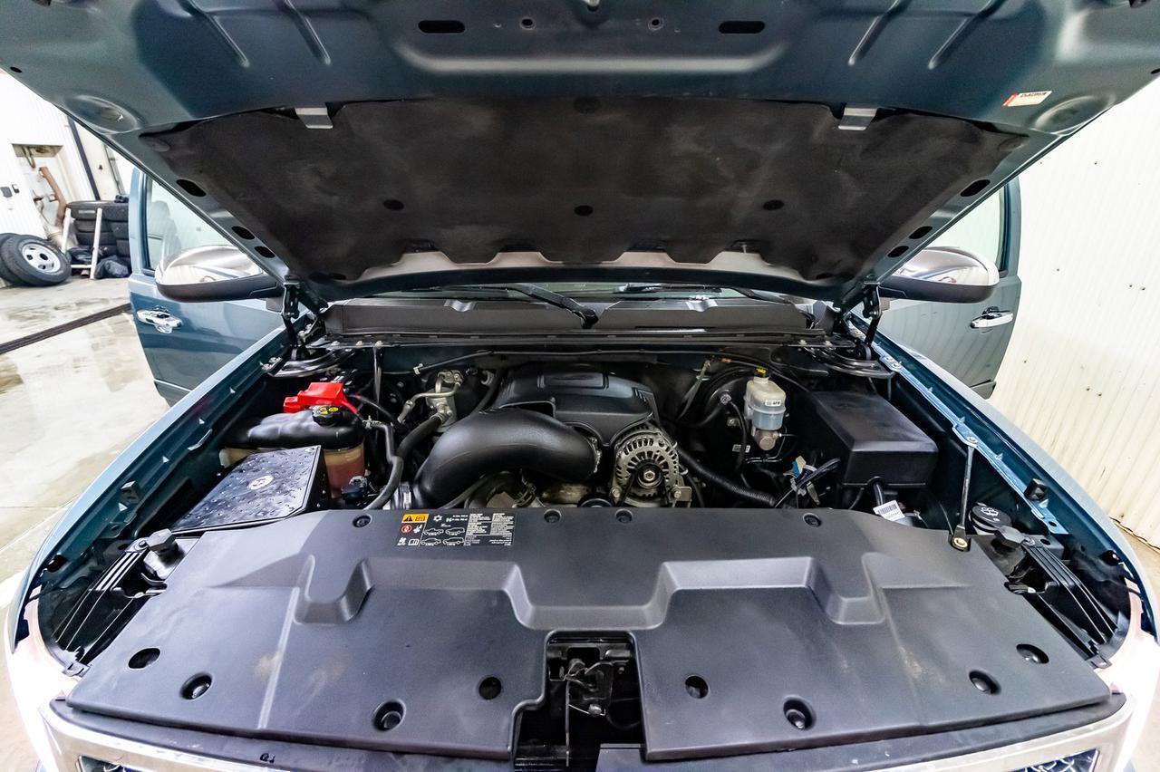 2011 Chevrolet Silverado 1500 4x4 Crew Cab LT 6&quot; Lift Kit Red Deer AB