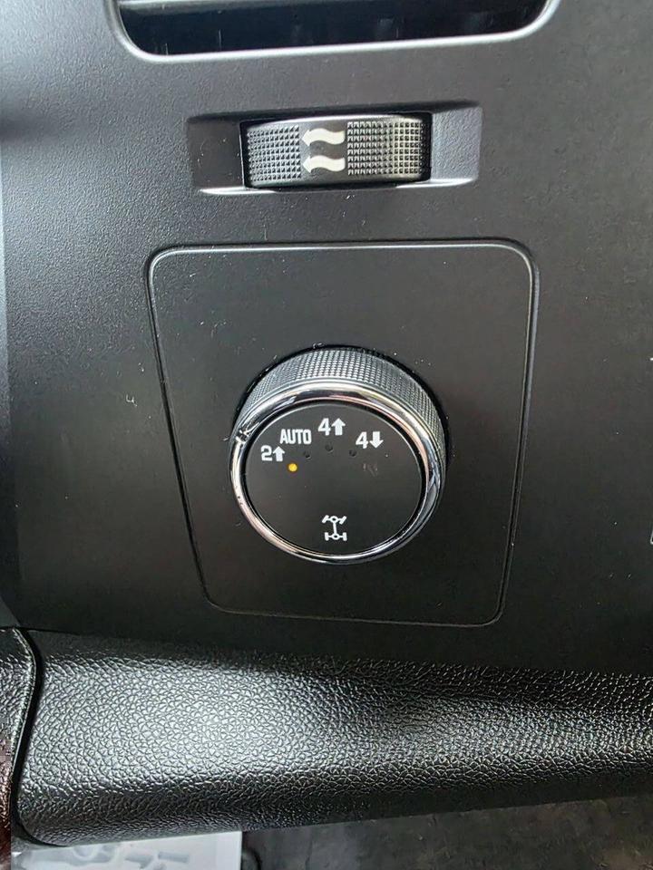 2011 Chevrolet Silverado 1500 LT photo 18