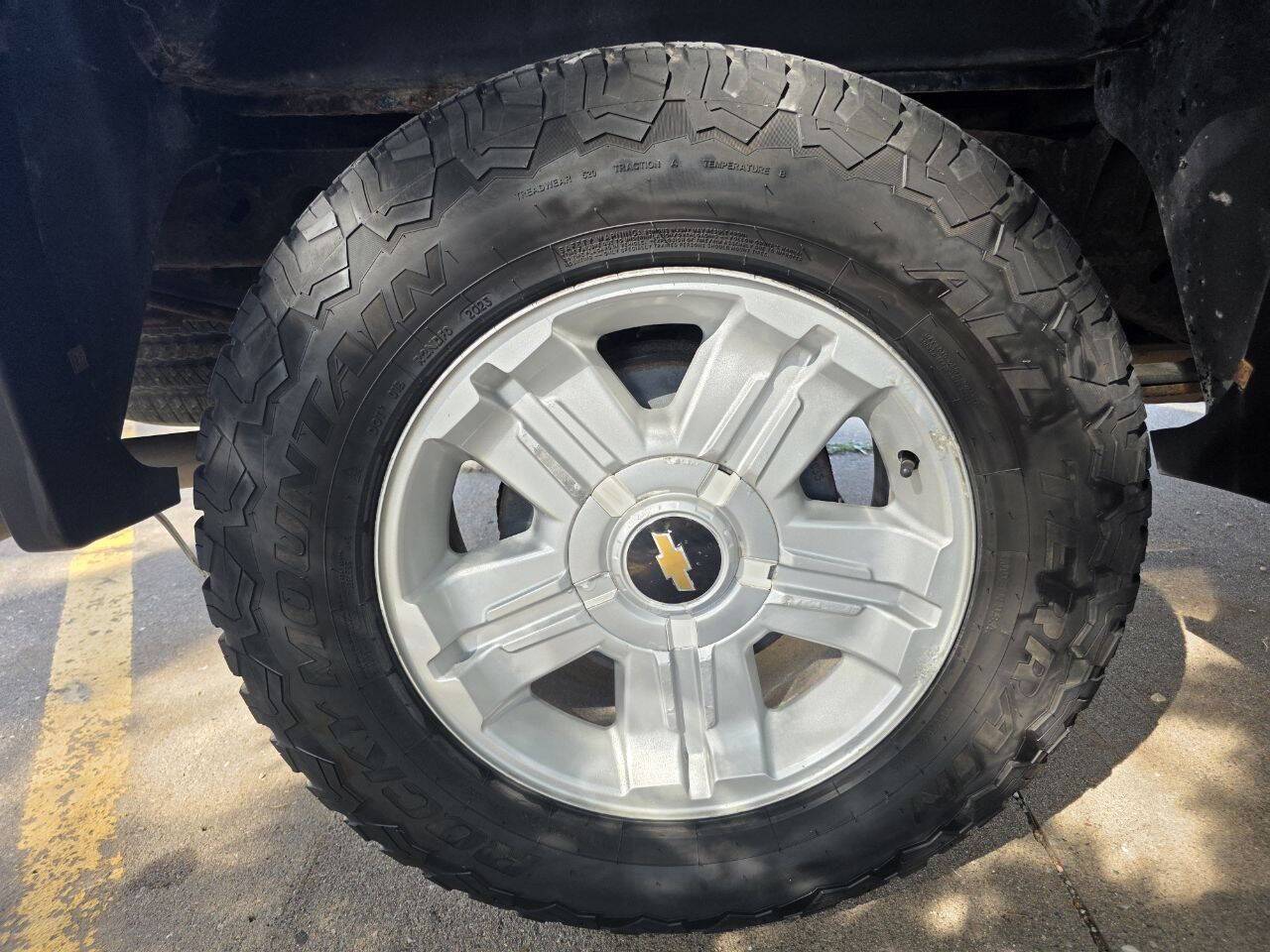 2011 Chevrolet Silverado 1500 LT photo 26