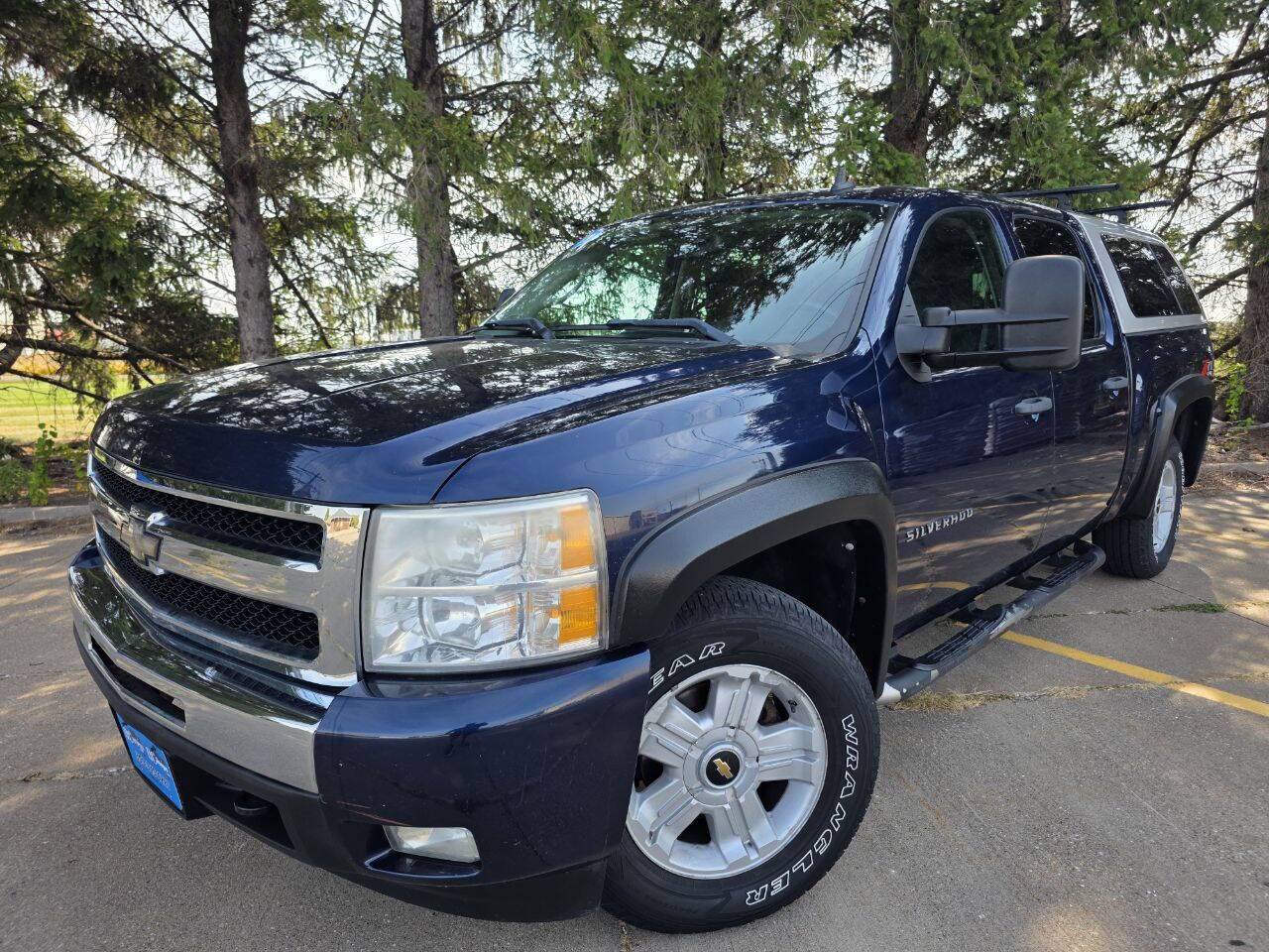 2011 Chevrolet Silverado 1500 LT photo 2
