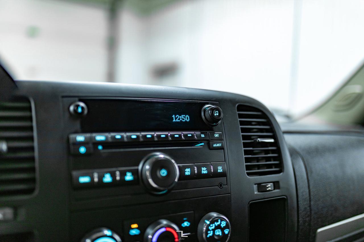 2011 Chevrolet Silverado 2500HD 4x2 Crew Cab LT Longbox Red Deer AB