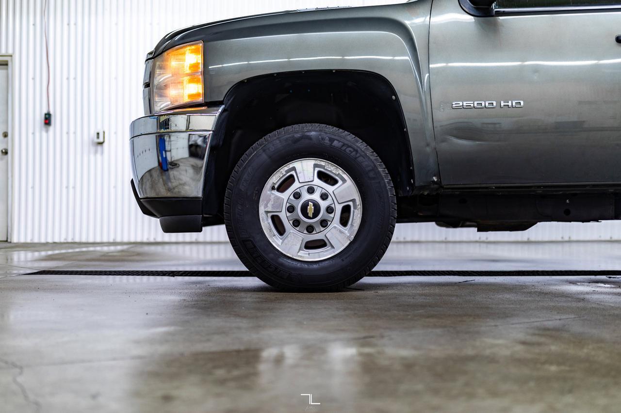 2011 Chevrolet Silverado 2500HD 4x2 Crew Cab LT Longbox Red Deer AB