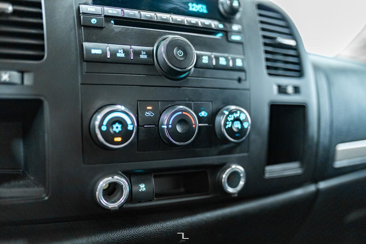 2011 Chevrolet Silverado 2500HD 4x2 Crew Cab LT Longbox Red Deer AB