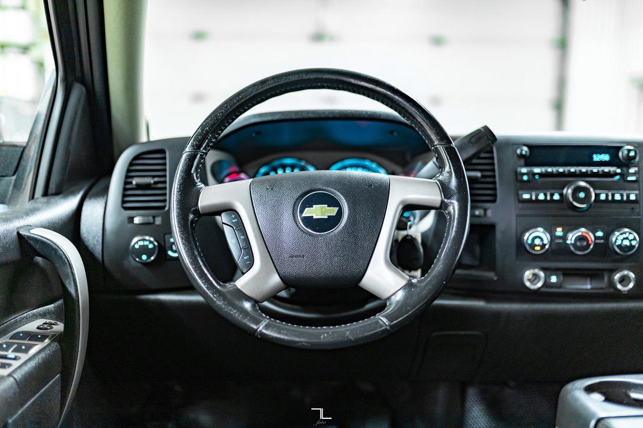 2011 Chevrolet Silverado 2500HD 4x2 Crew Cab LT Longbox Red Deer AB