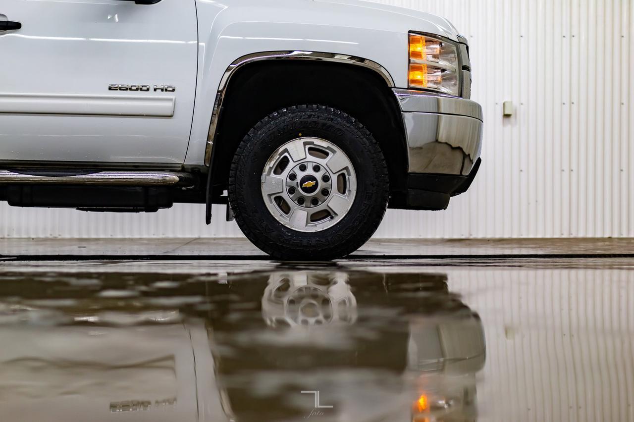 2011 Chevrolet Silverado 2500HD 4x4 Crew Cab LT Diesel Leather Red Deer AB