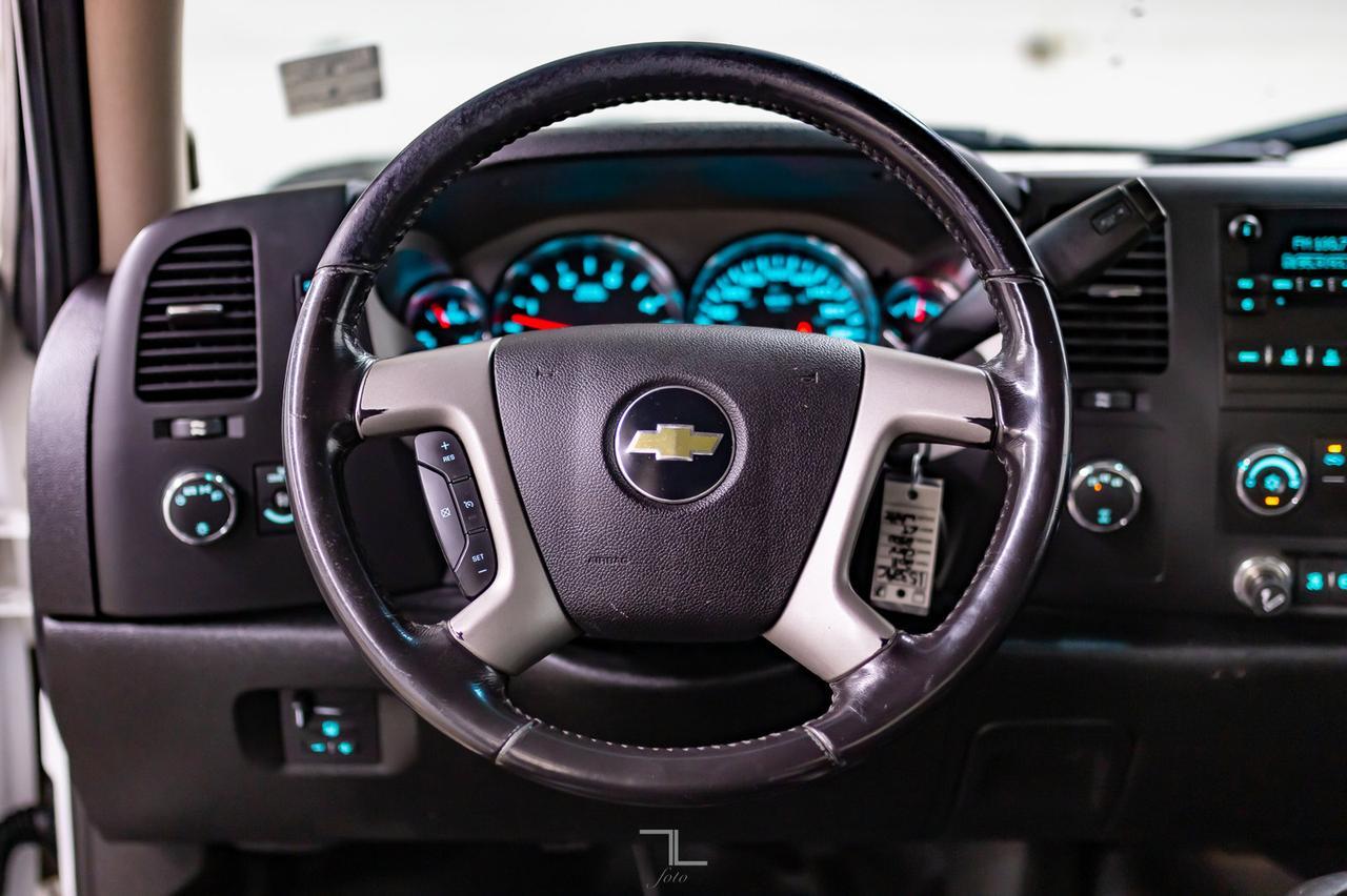 2011 Chevrolet Silverado 2500HD 4x4 Crew Cab LT Diesel Leather Red Deer AB