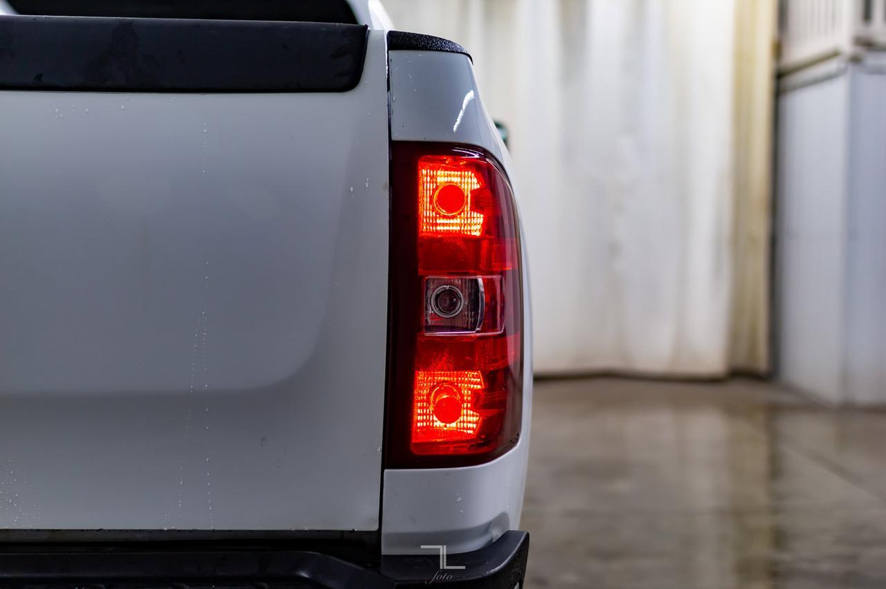 2011 Chevrolet Silverado 2500HD 4x4 Crew Cab LT Diesel Leather Red Deer AB