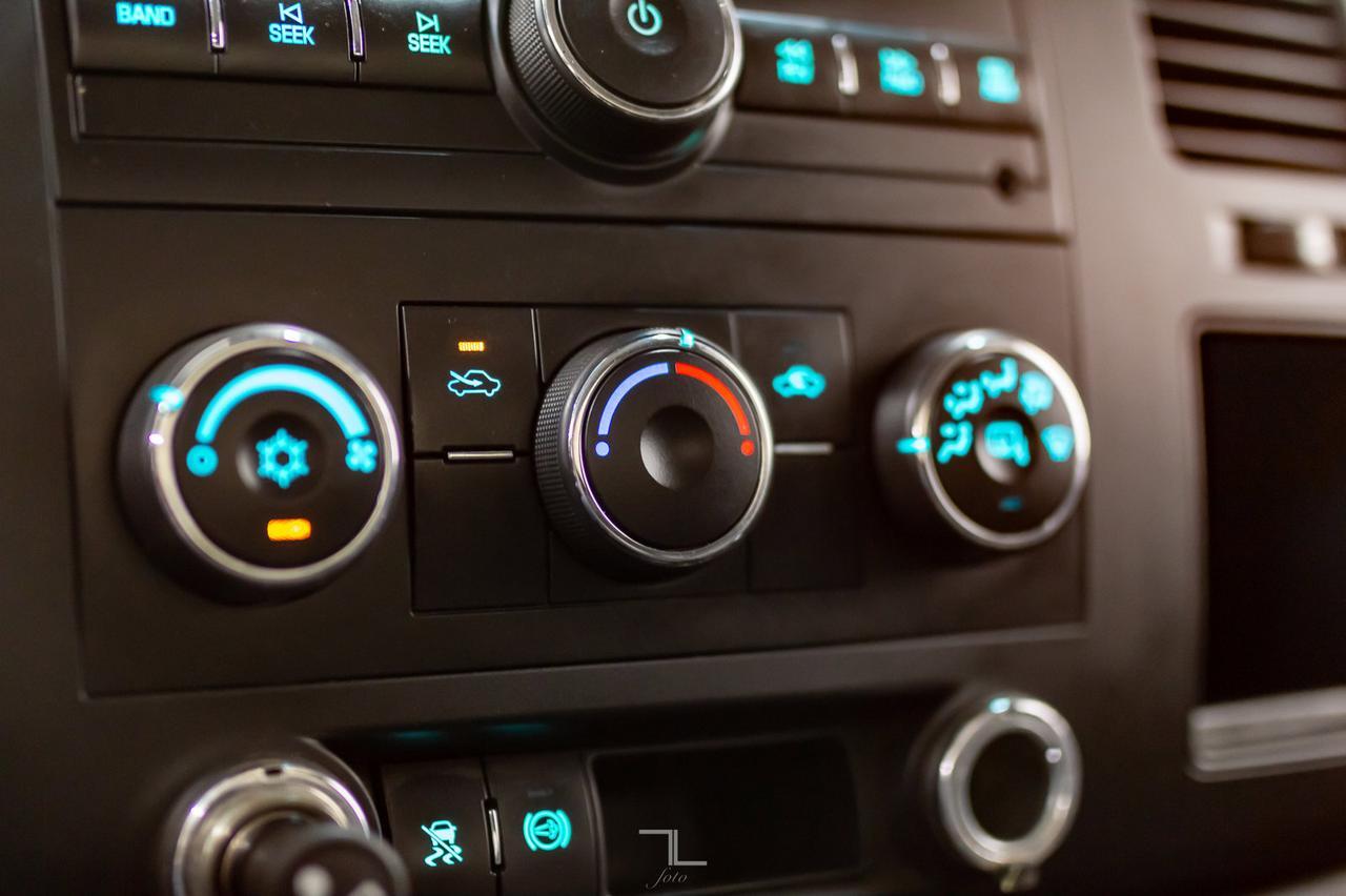 2011 Chevrolet Silverado 2500HD 4x4 Crew Cab LT Diesel Leather Red Deer AB